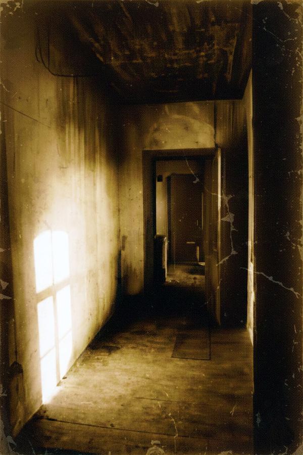 L'Ombre du Passé — Art numérique par antoine marelle, meung sur loire