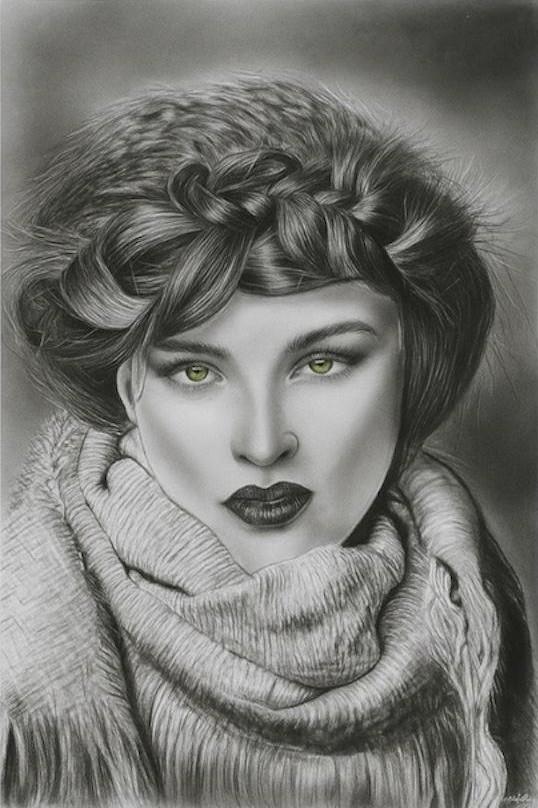 Le Regard d'Émeraude by Mary G — 木炭 制作 Mary G, Dubaï